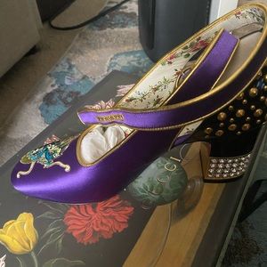 Runway Gucci satin spike heels